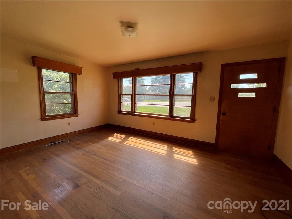 1207 Rock Barn Road Northeast Conover, NC 28613 - Photo 8 of 40 Gallery Image 8