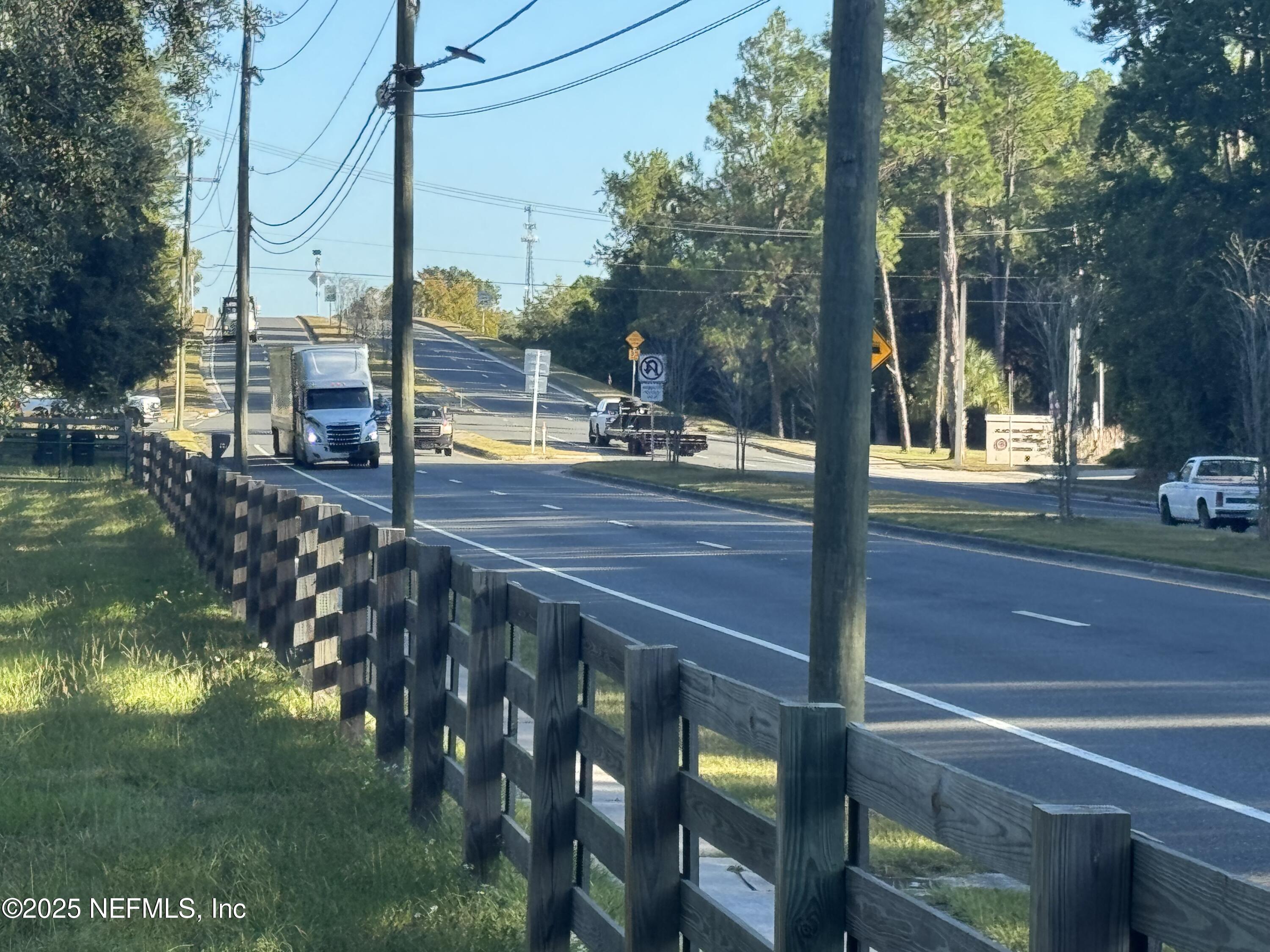 301 Northeast US Highway 301 Waldo, FL 32694 - Photo 40 of 56 a view of a street with sitting area