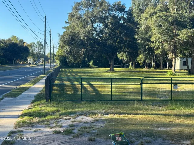 $375,000 | 301 Northeast US Highway 301, Waldo, FL 32694