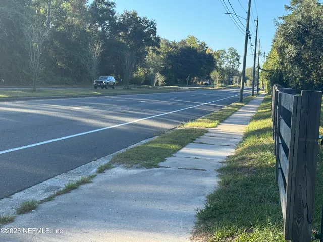 $375,000 | 301 Northeast US Highway 301, Waldo, FL 32694