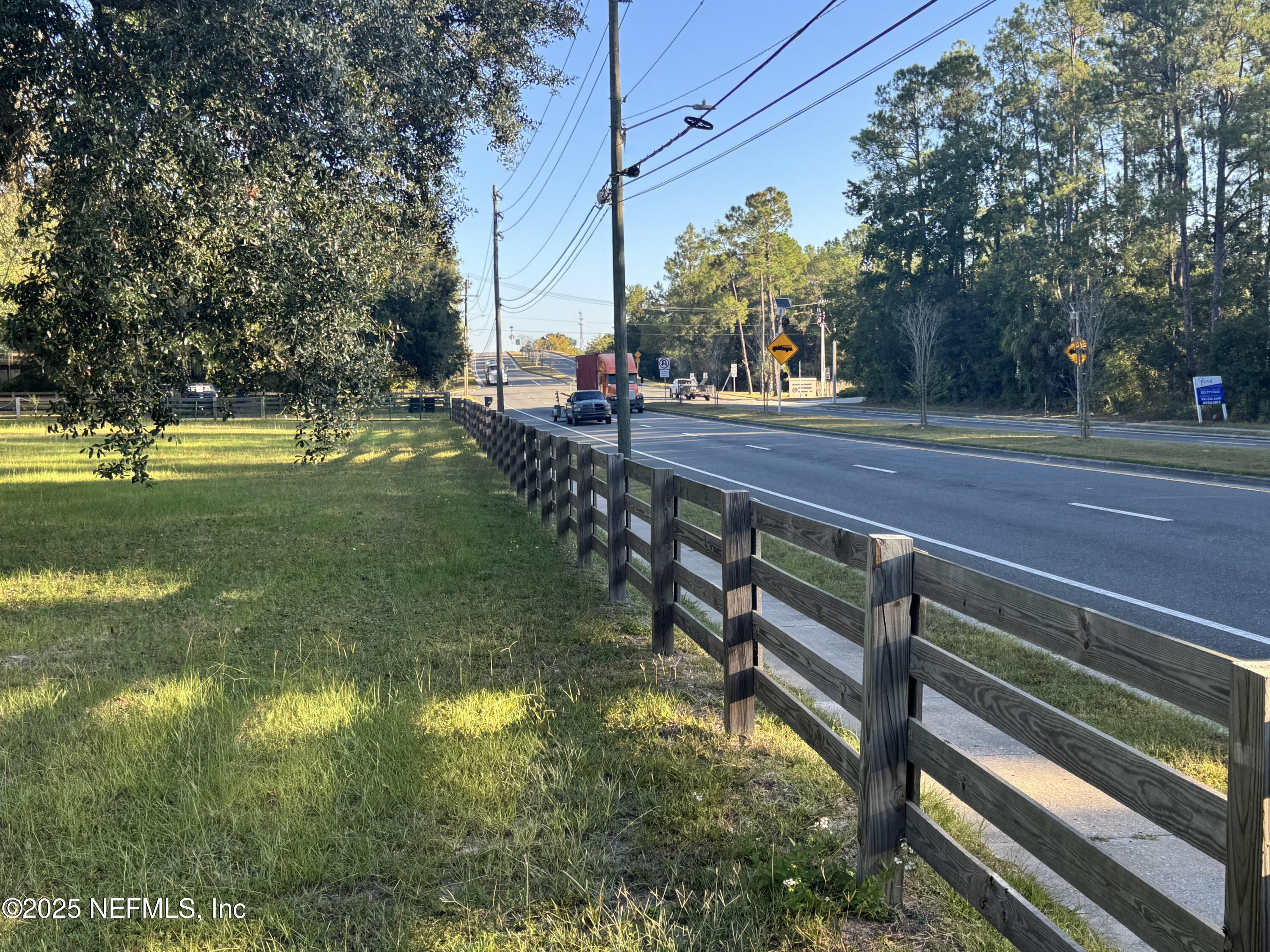 301 Northeast US Highway 301 Waldo, FL 32694 - Photo 9 of 56 a view of swimming pool with a yard