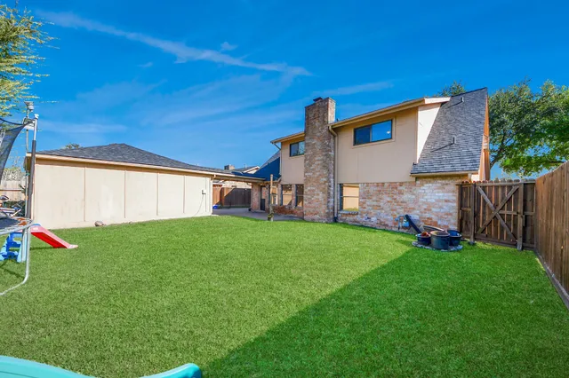 $318,000 | 10119 Sageglow Drive, Houston, TX 77089