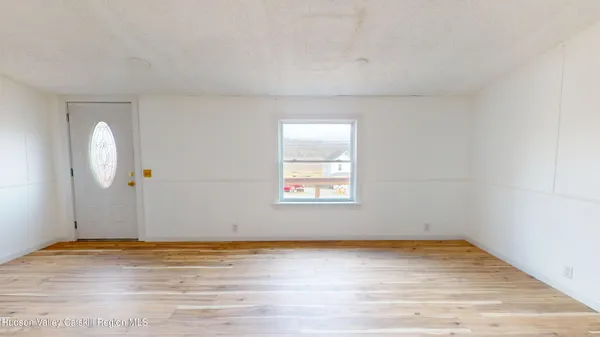 $2,000 | 12925 Highway 9W, West Coxsackie, NY 12192