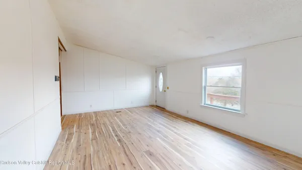 $2,000 | 12925 Highway 9W, West Coxsackie, NY 12192