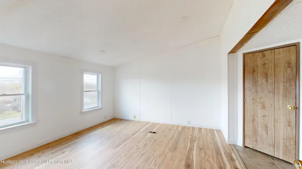 $2,000 | 12925 Highway 9W, West Coxsackie, NY 12192