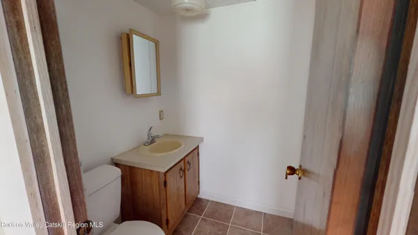 $2,000 | 12925 Highway 9W, West Coxsackie, NY 12192