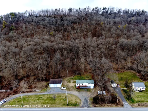 $2,000 | 12925 Highway 9W, West Coxsackie, NY 12192