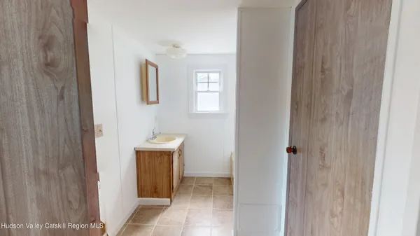 $2,000 | 12925 Highway 9W, West Coxsackie, NY 12192