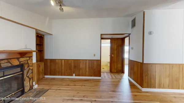 $2,000 | 12925 Highway 9W, West Coxsackie, NY 12192