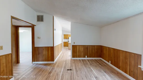 $2,000 | 12925 Highway 9W, West Coxsackie, NY 12192