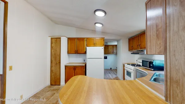 $2,000 | 12925 Highway 9W, West Coxsackie, NY 12192