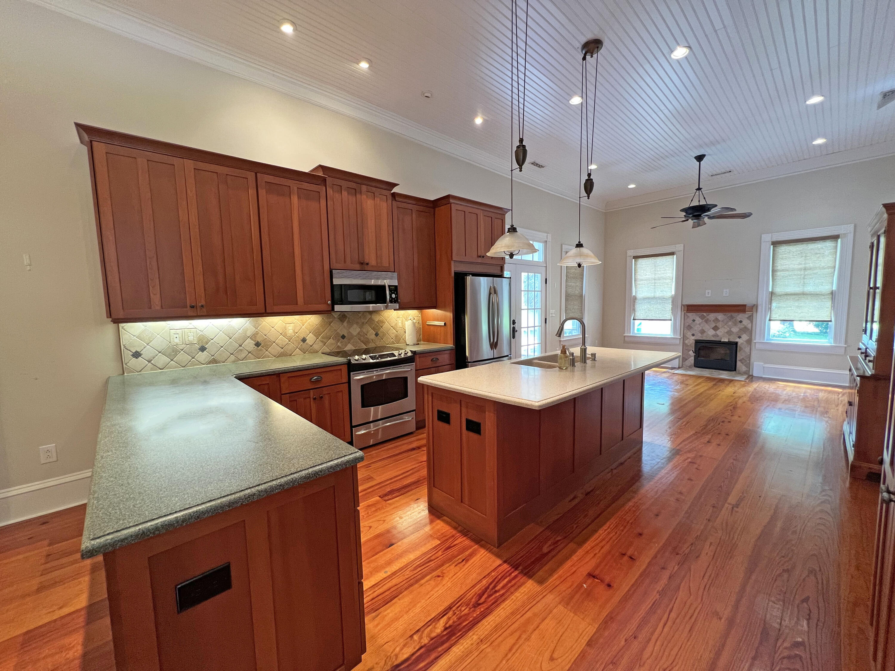 635 Hampton Street Elloree, SC 29047 - Photo 22 of 51 hampton18