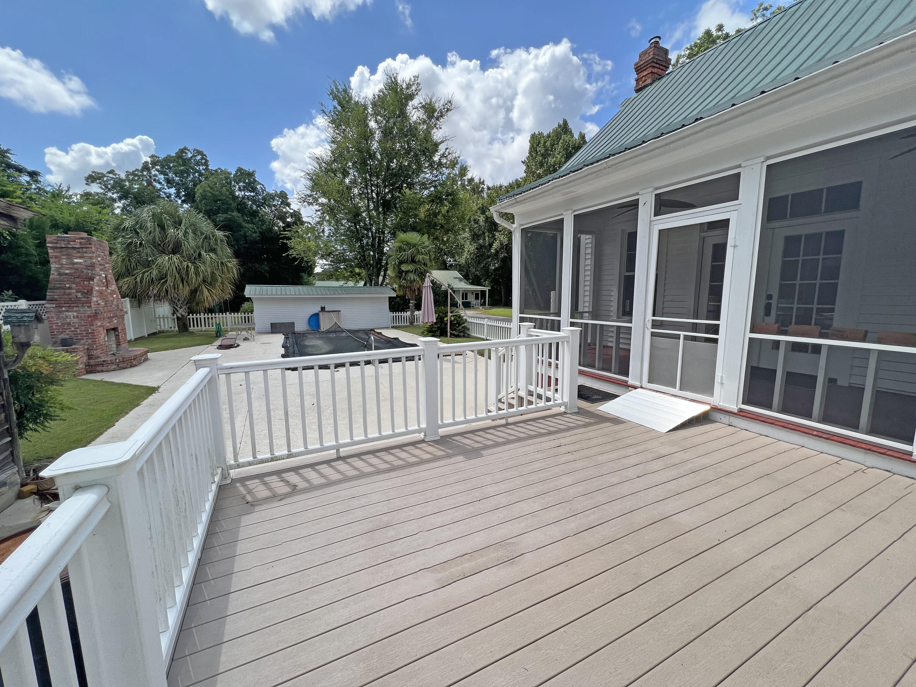 635 Hampton Street Elloree, SC 29047 - Photo 29 of 51 hampton25