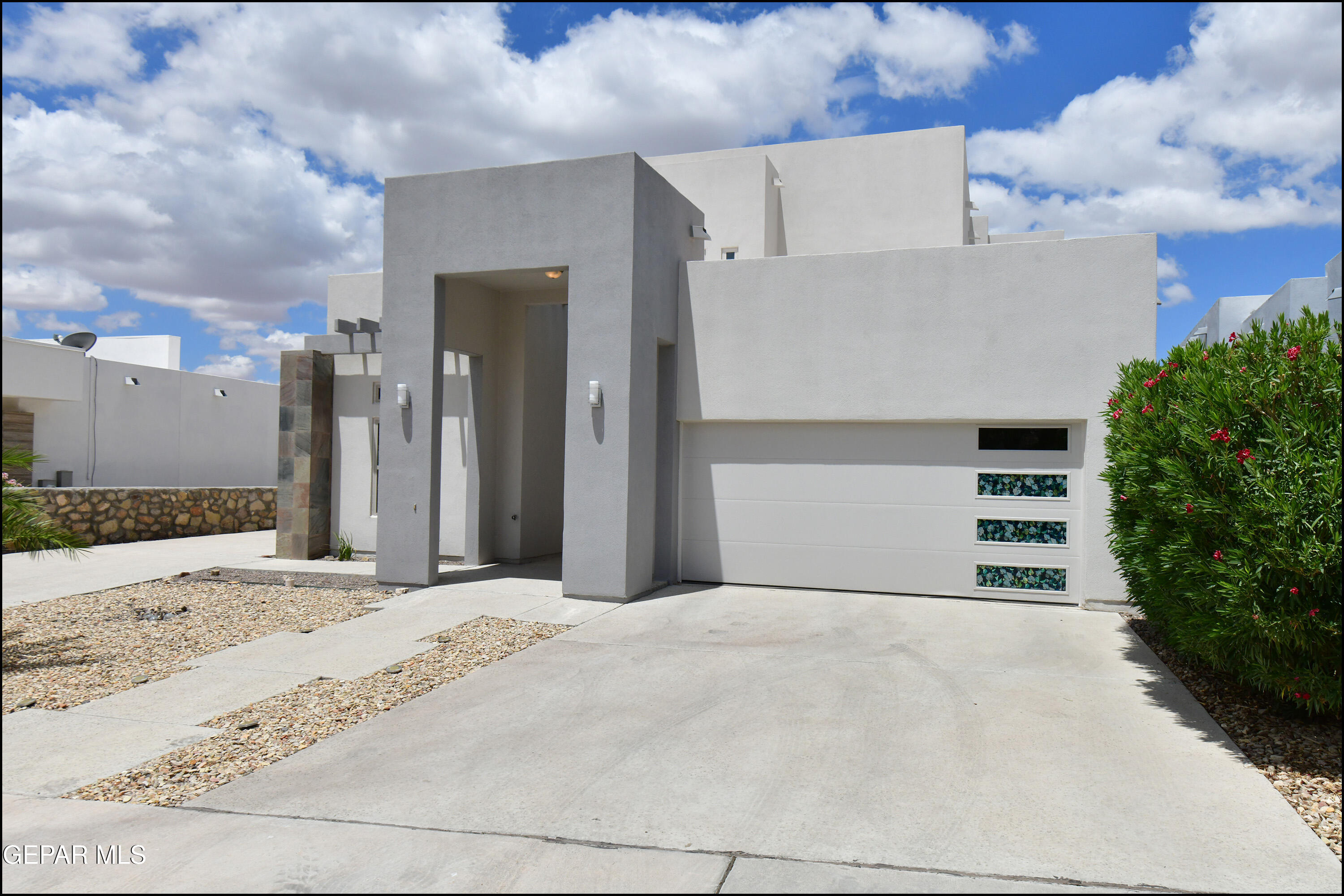 6295 Casper Ridge Drive El Paso, TX 79912 - Photo 3 of 85 03