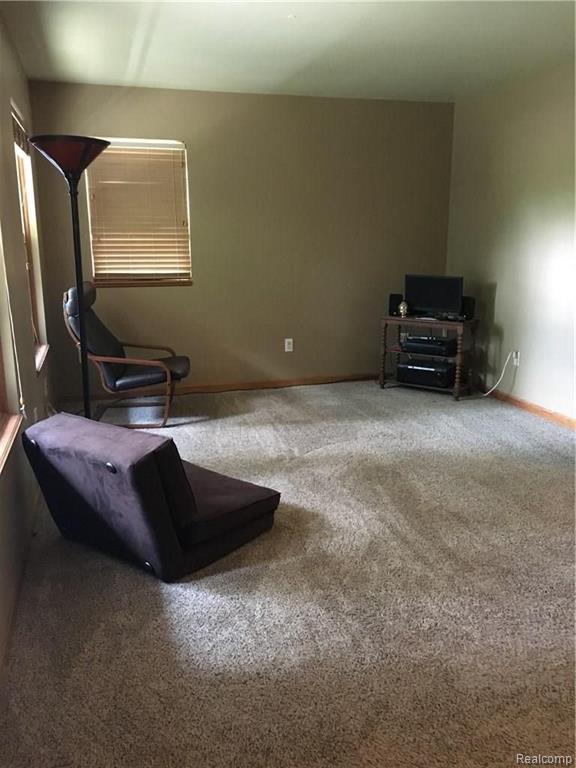 8265 Mack Road Linden, MI 48451 - Photo 4 of 39