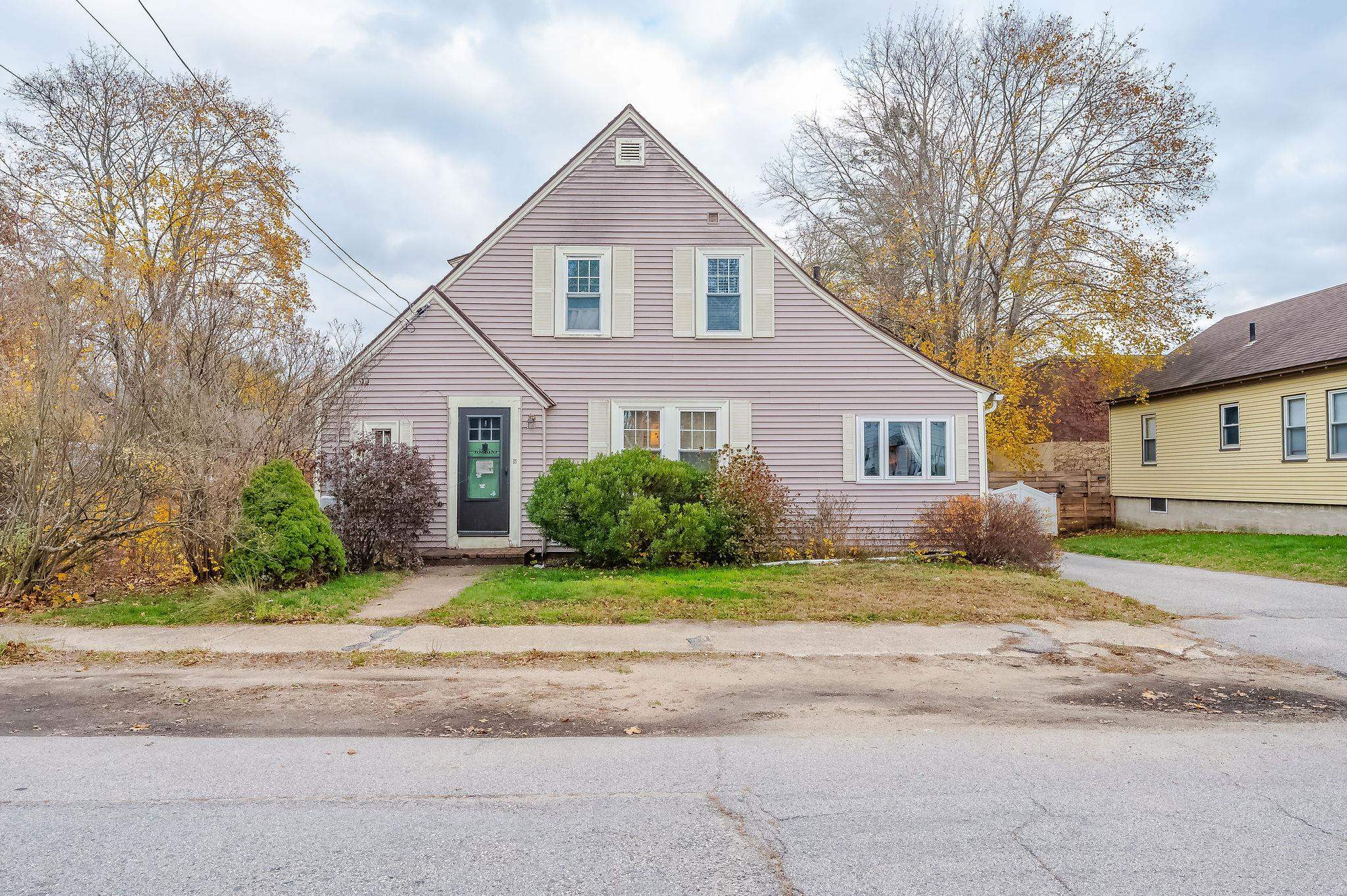 15 Linden Street Rochester, NH 03867 - Photo 1 of 23