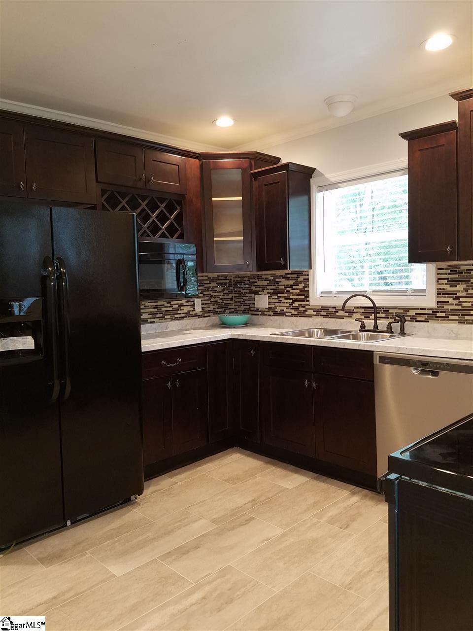 226 Brookside Road Spartanburg, SC 29301 - Photo 7 of 33 Gallery Image 7