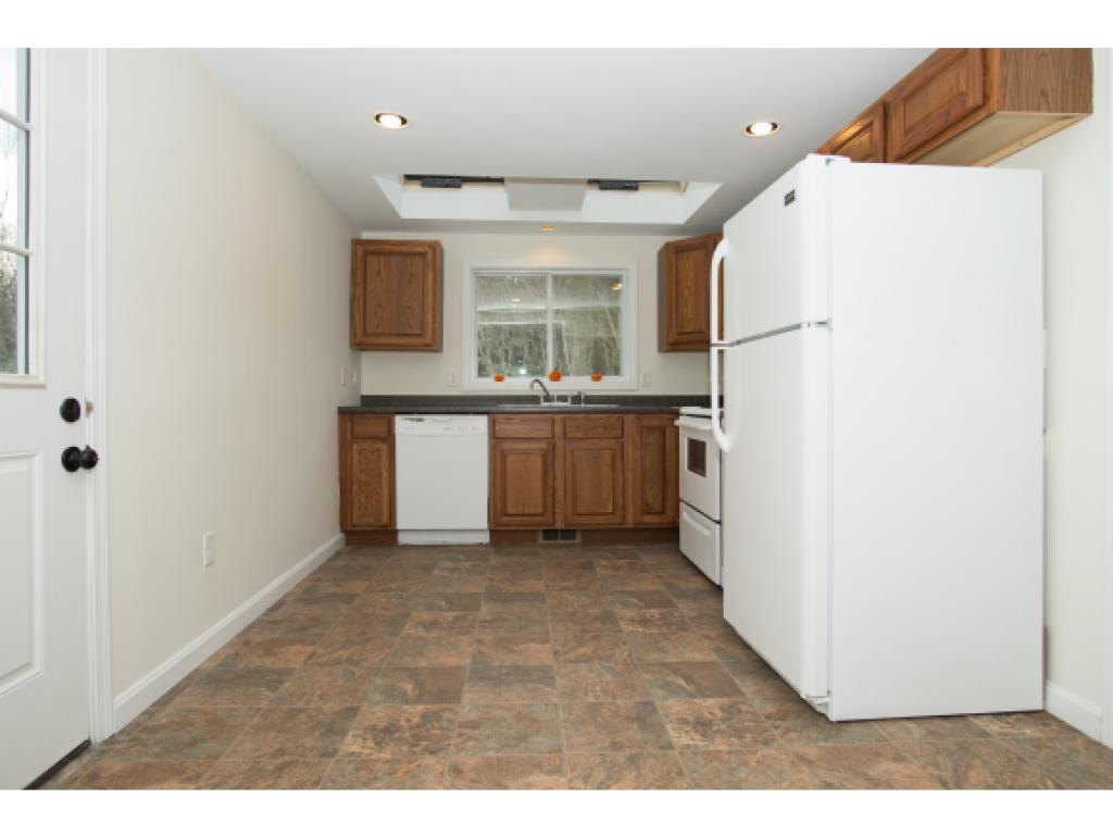 212 Stage Road Nottingham, NH 03290 - Photo 14 of 34