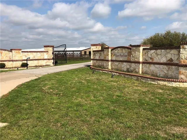 $12,000,000 | 1000-1019 Spring Hill Road, Aubrey, TX 76227