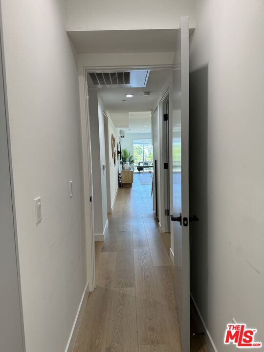 9842 Vidor Drive, Unit 402 Los Angeles, CA 90035 - Photo 16 of 23