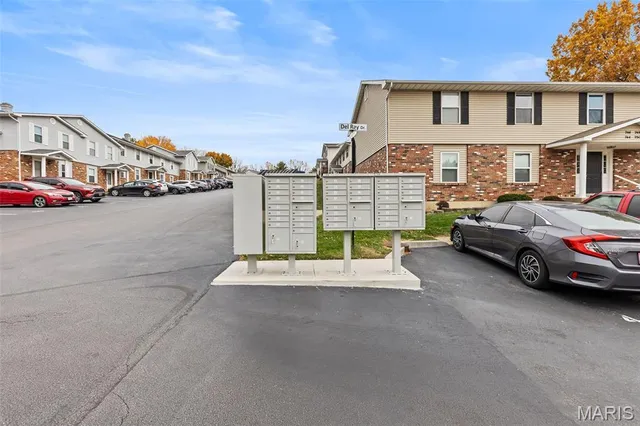 $144,900 | 763 Delray Drive, Unit I, St. Peters, MO 63376