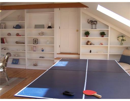 80 Old Beach Road Newport, RI 02840 - Photo 15 of 20 Den/Family/Great Room.