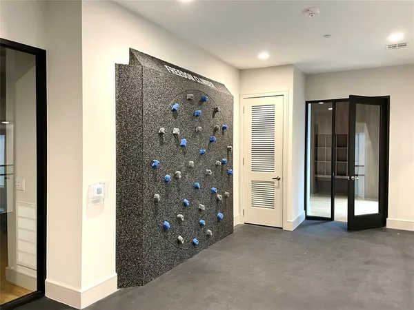 $1,557 | 401 West 25th Street, Unit 2408, Houston, TX 77008