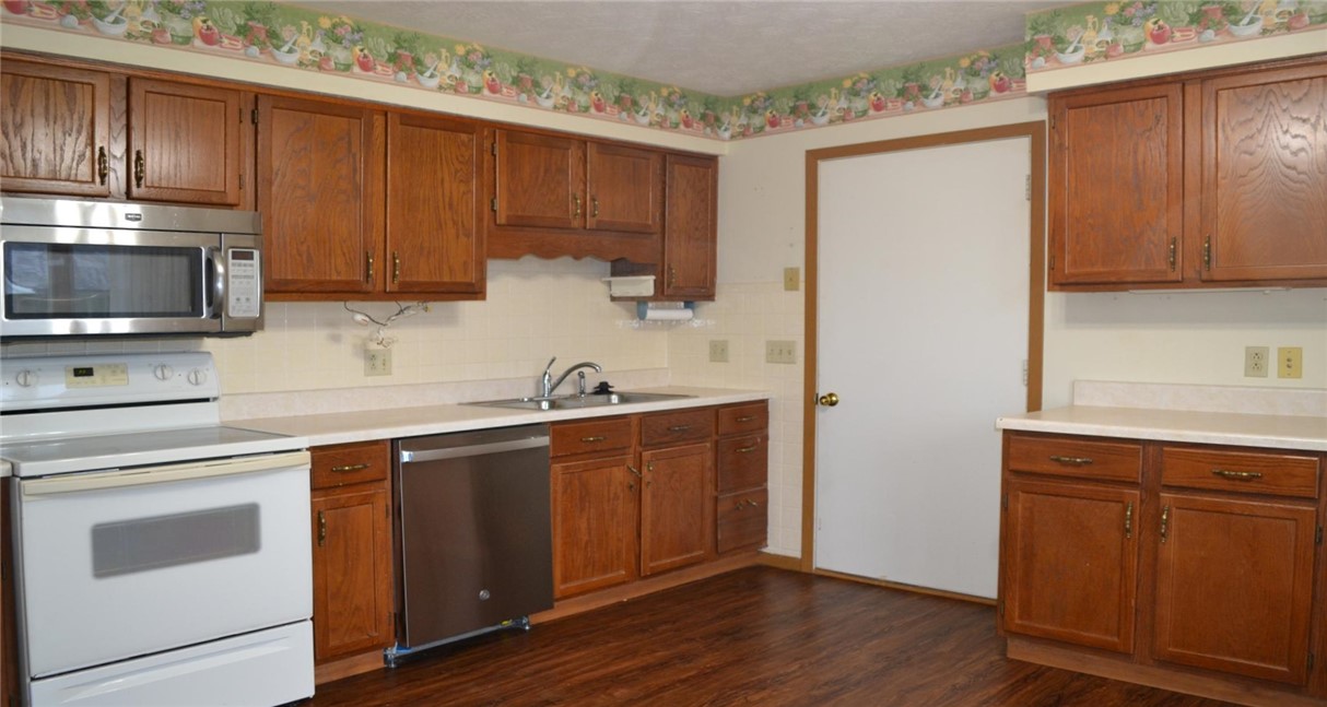 1031 Armsgate Road Springfield, OH 45503 - Photo 8 of 30