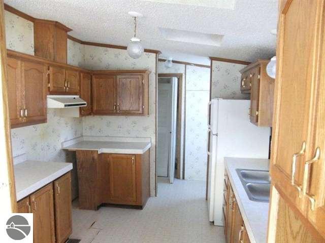429 Mitchell Road Southeast Kalkaska, MI 49646 - Photo 5 of 25 1724711-4.JPG