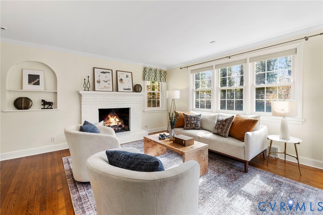 8678 Fieldcrest Road Richmond, VA 23235 - Photo 6 of 52 Notice the details...crown moulding, beautifully r