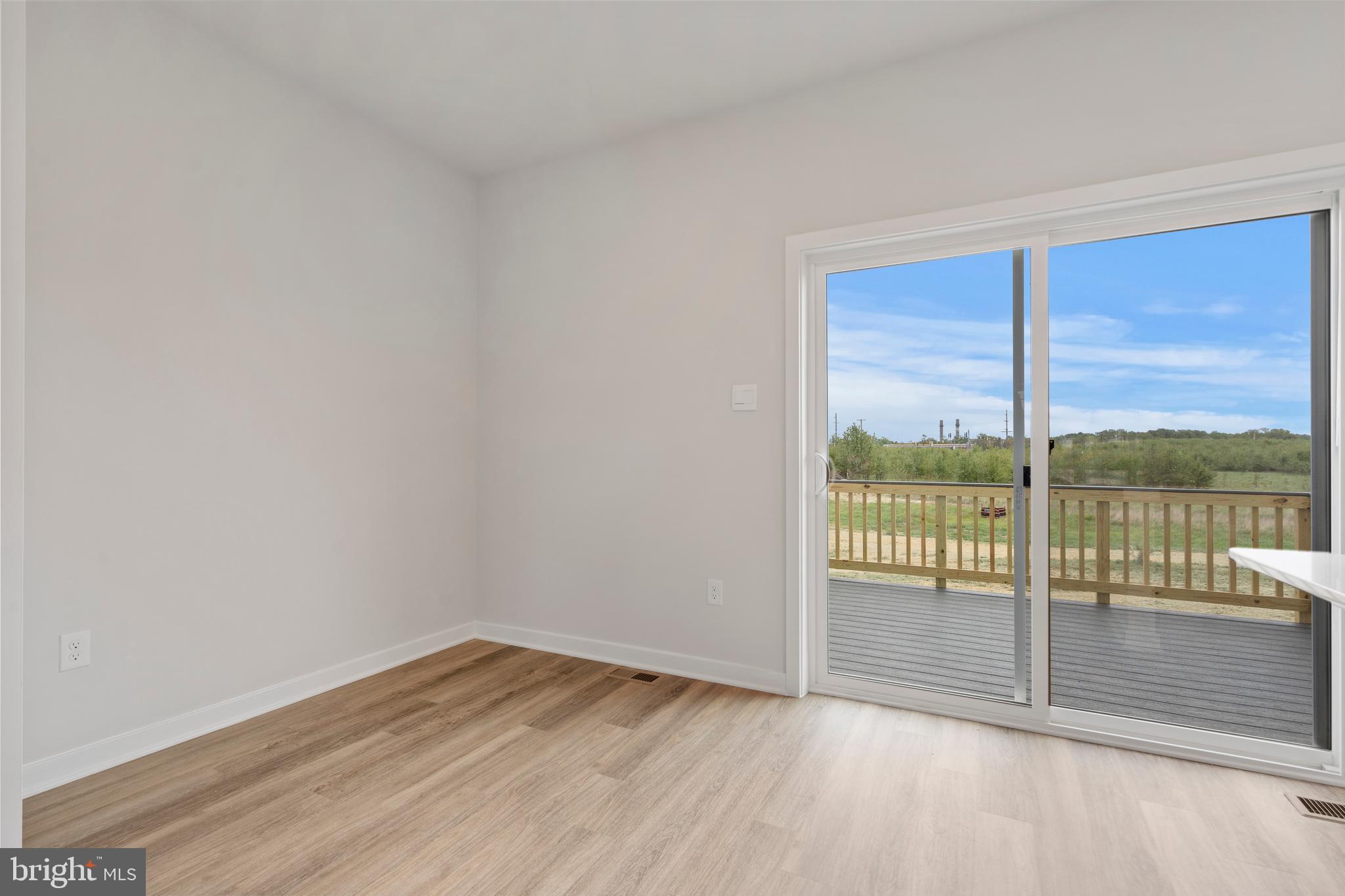 7520 Silver Thread Way Brandywine, MD 20613 - Photo 15 of 32 a view of an empty room and window
