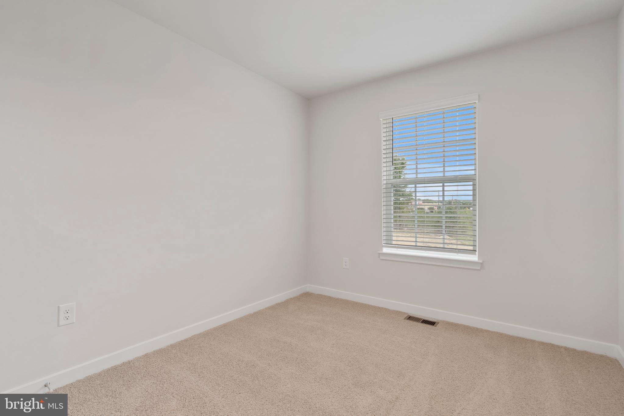 7520 Silver Thread Way Brandywine, MD 20613 - Photo 16 of 32 an empty room with a window