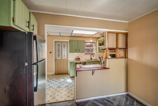 $124,900 | 235 5th Street, Manistee, MI 49660