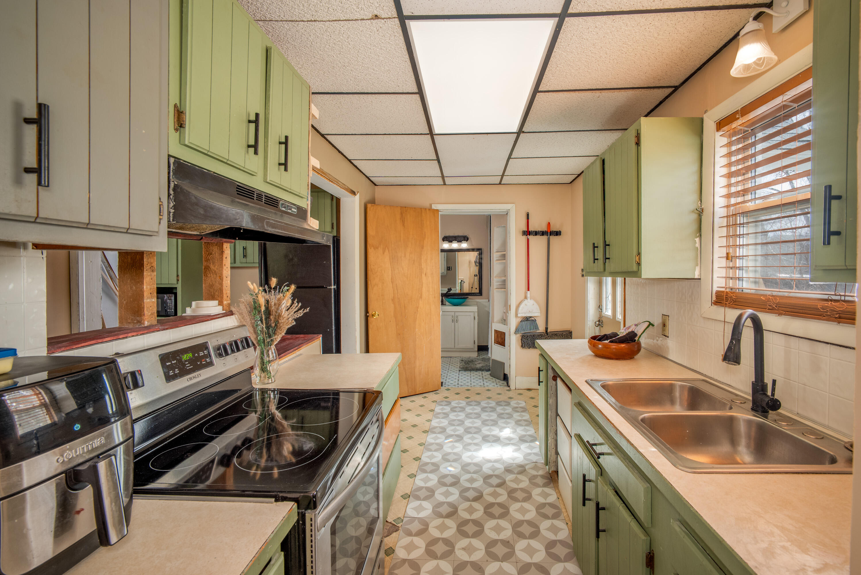 235 5th Street Manistee, MI 49660 - Photo 7 of 31 7