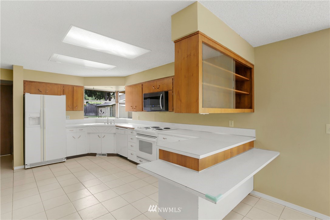 2209 Harrington Place Northeast Renton, WA 98056 - Photo 7 of 16