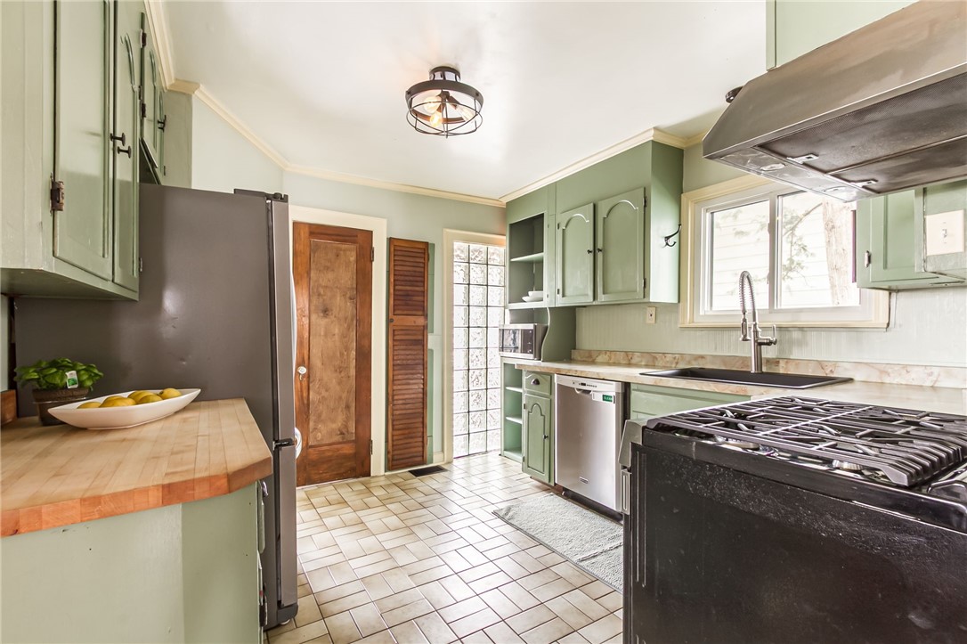 706 Madison Street East Rochester, NY 14445 - Photo 10 of 24 Gallery Image 10