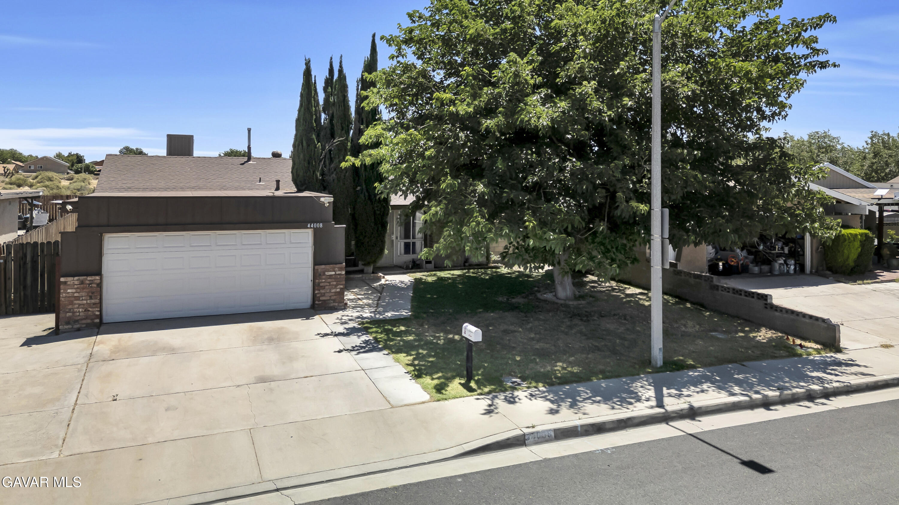 44008 Raysack Avenue Lancaster, CA 93535 - Photo 3 of 27 4-Front