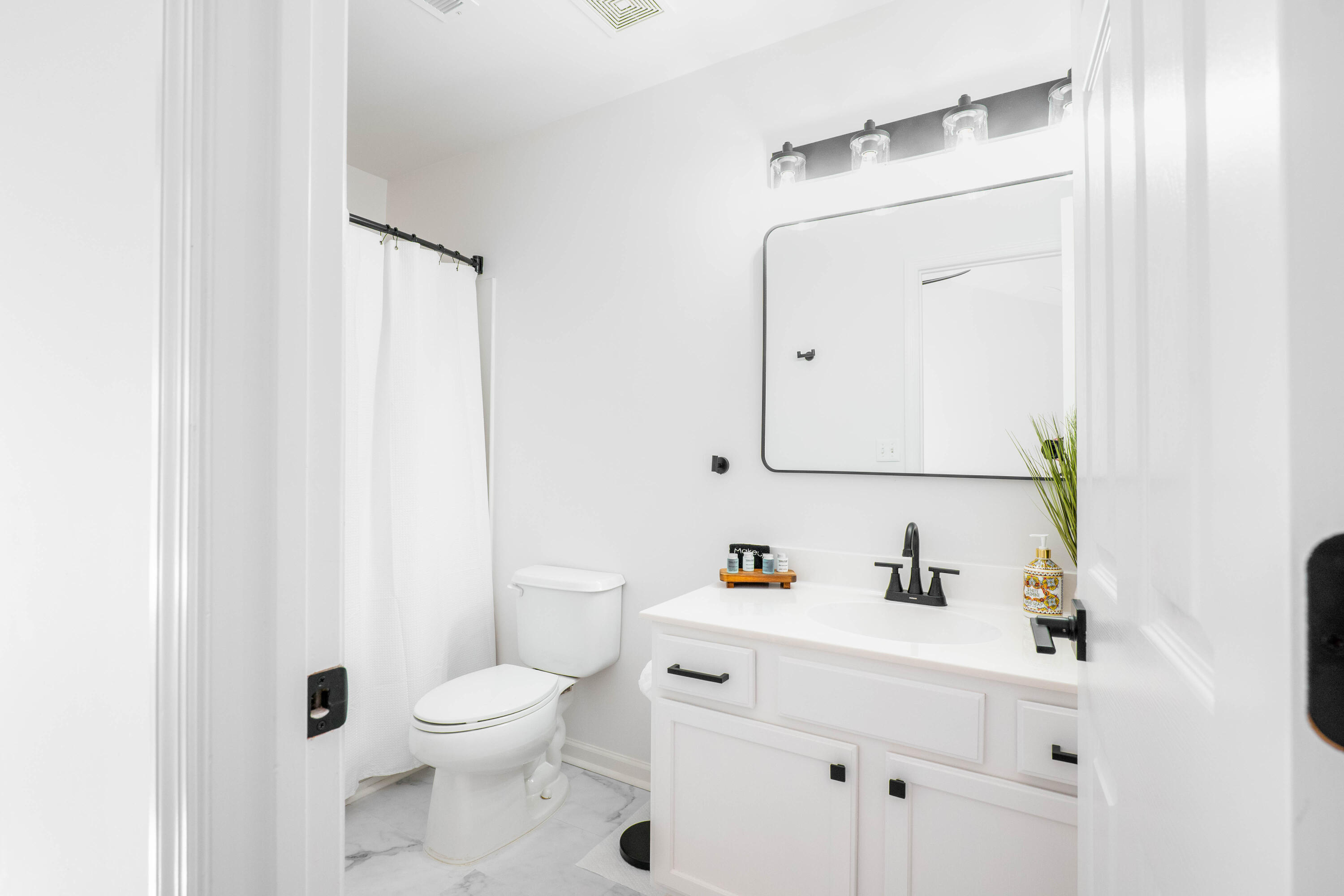 237 Kelsey Boulevard Wando, SC 29492 - Photo 22 of 49 Bed 1 En Suite
