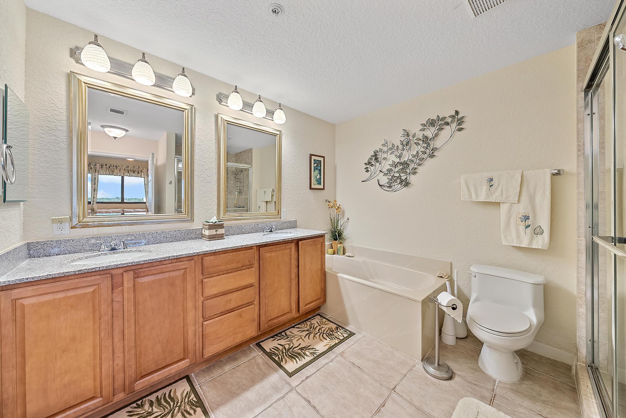 370 Golfview Road, Unit 502 North Palm Beach, FL 33408 - Photo 12 of 33 Primary Bath
