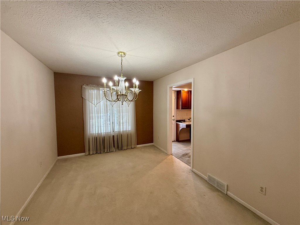 989 Gulf Road Elyria, OH 44035 - Photo 5 of 25 Gallery Image 5