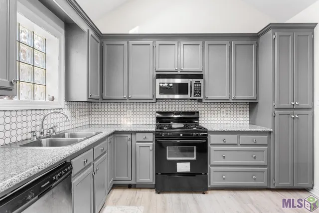 $289,999 | 15222 High Woods Drive, Baton Rouge, LA 70816