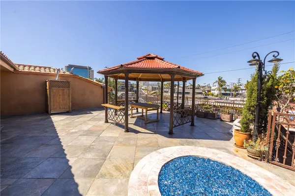 $8,000 | 401 Holmwood Drive, Newport Beach, CA 92663