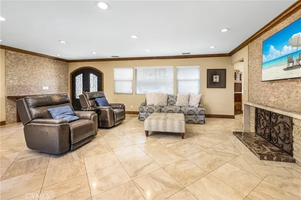 $8,000 | 401 Holmwood Drive, Newport Beach, CA 92663