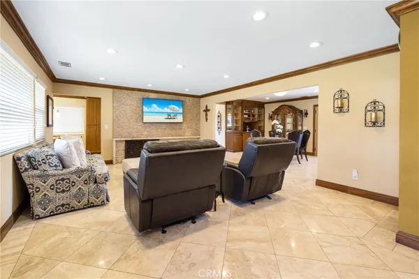 $8,000 | 401 Holmwood Drive, Newport Beach, CA 92663