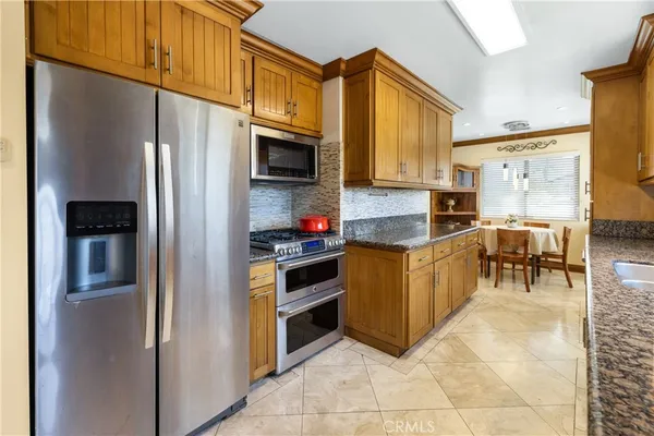 $8,000 | 401 Holmwood Drive, Newport Beach, CA 92663