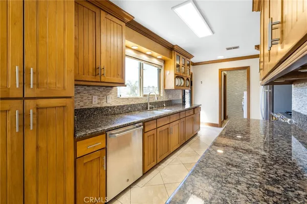 $8,000 | 401 Holmwood Drive, Newport Beach, CA 92663