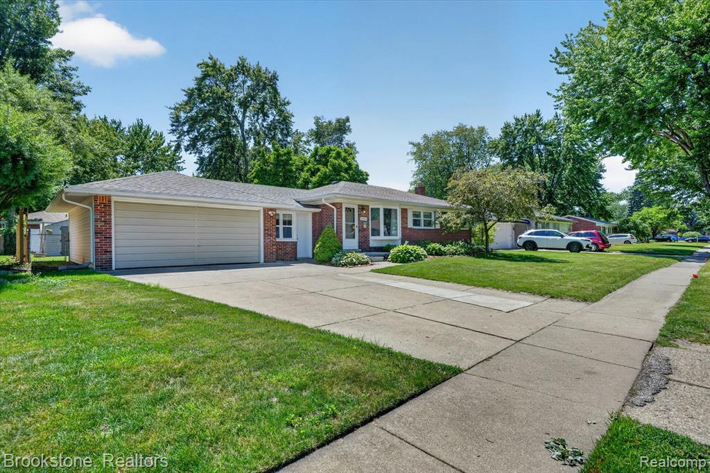 23784 Linne Street Clinton Township, MI 48035 - Photo 2 of 45