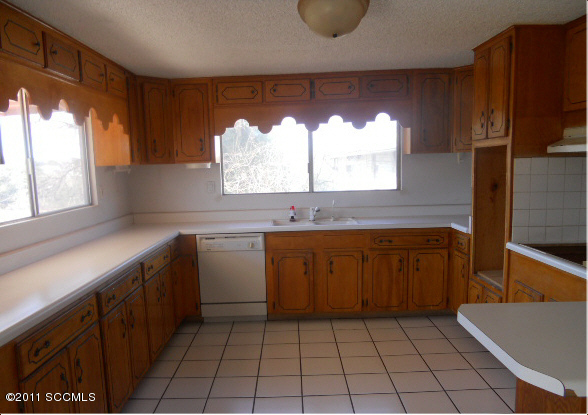 172 East Milo Street Nogales, AZ 85621 - Photo 1 of 4