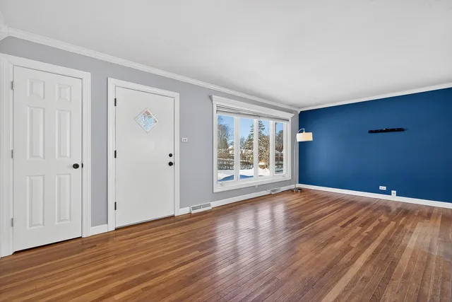 $355,000 | 107 South Ash Street, Palatine, IL 60067