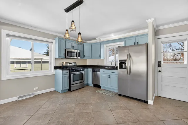 $355,000 | 107 South Ash Street, Palatine, IL 60067